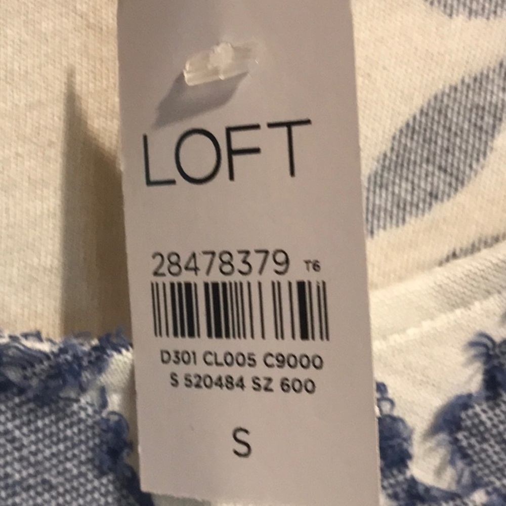 New LOFT Women's Blue Floral Top - Picture 5 of 7